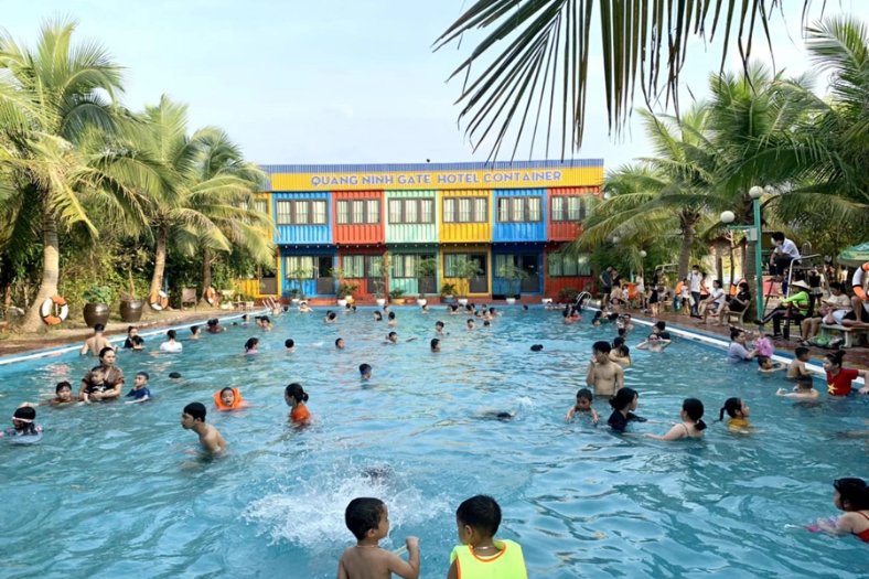 Công viên nước gian xanh mát