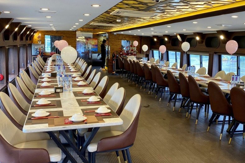 Không gian lộng lẫy của nhà hàng Du Thuyền Đông Hải