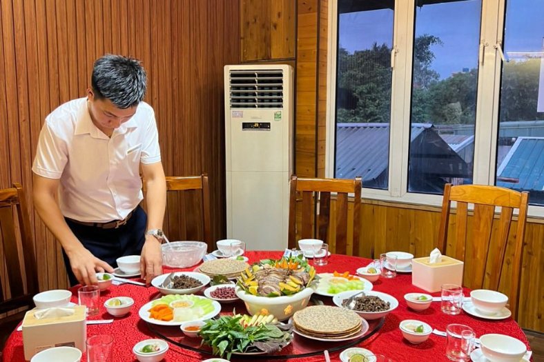 Thực đơn phong phú, ấn tượng tại nhà hàng Tây Nam