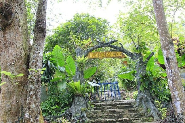 Khám phá thung lũng khủng long tại Khoang Xanh