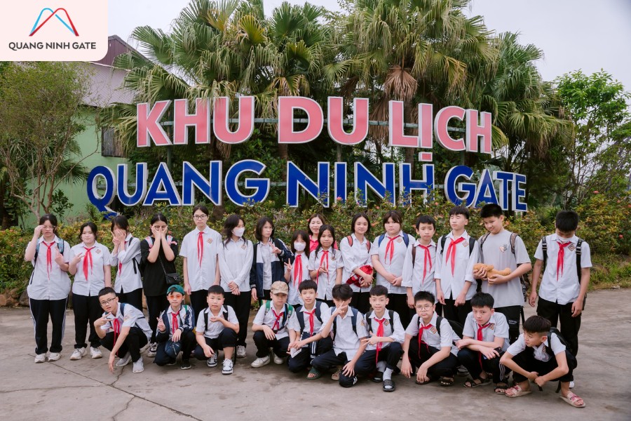Đền Thờ Chu Văn An Khu Quảng Ninh Gate