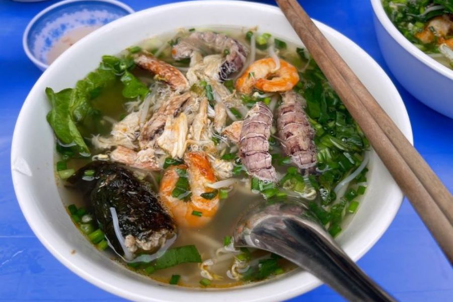 Bún hải sản Hòa Quán