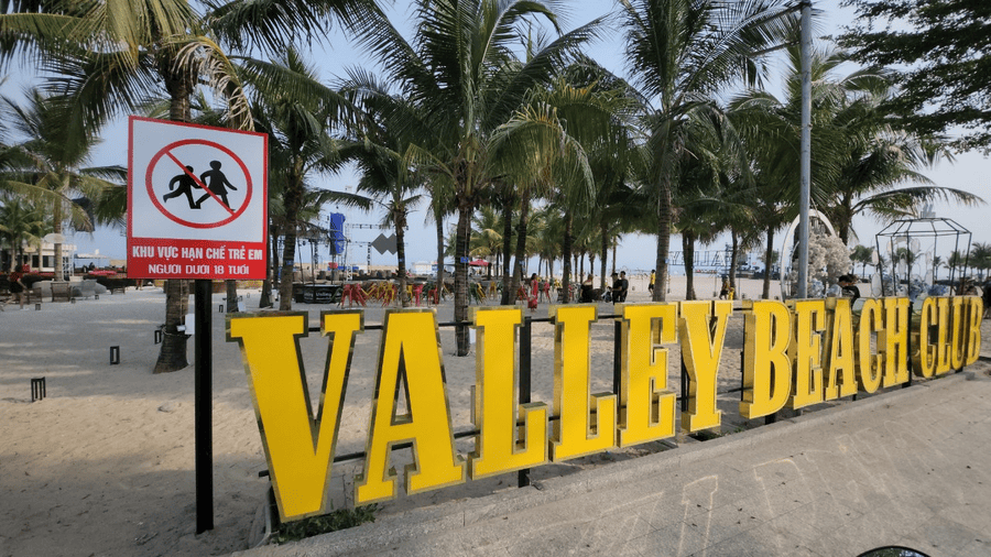 review valley beach club