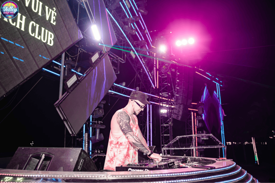 review valley beach club