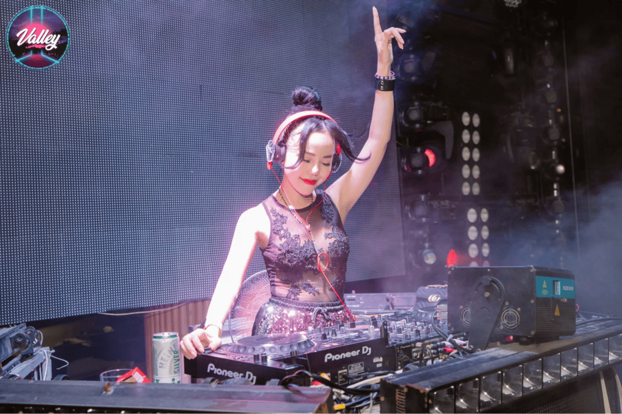 review valley beach club