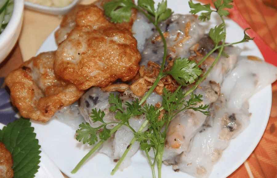 bánh cuốn chả mực hạ long