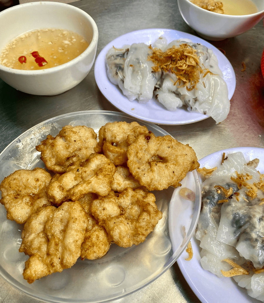 bánh cuốn chả mực hạ long