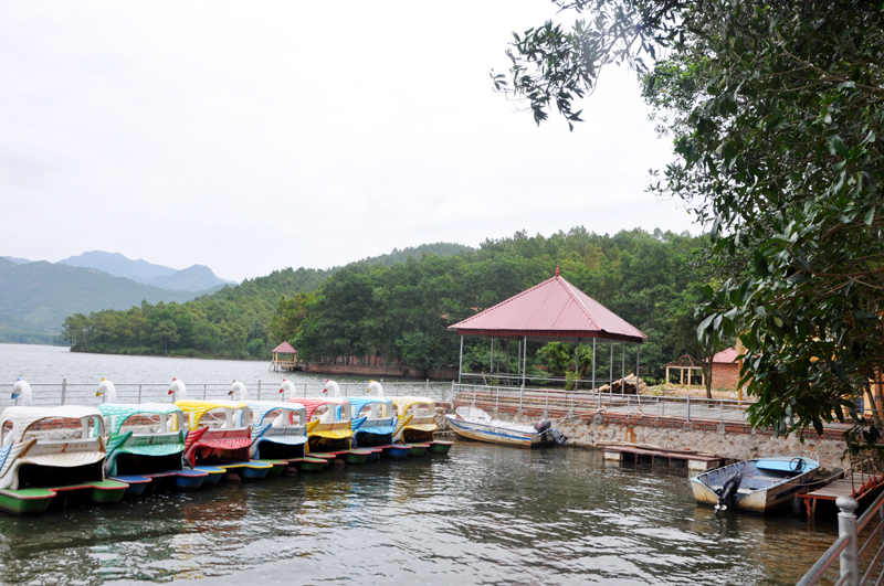 Đạp vịt hồ Khe Chè