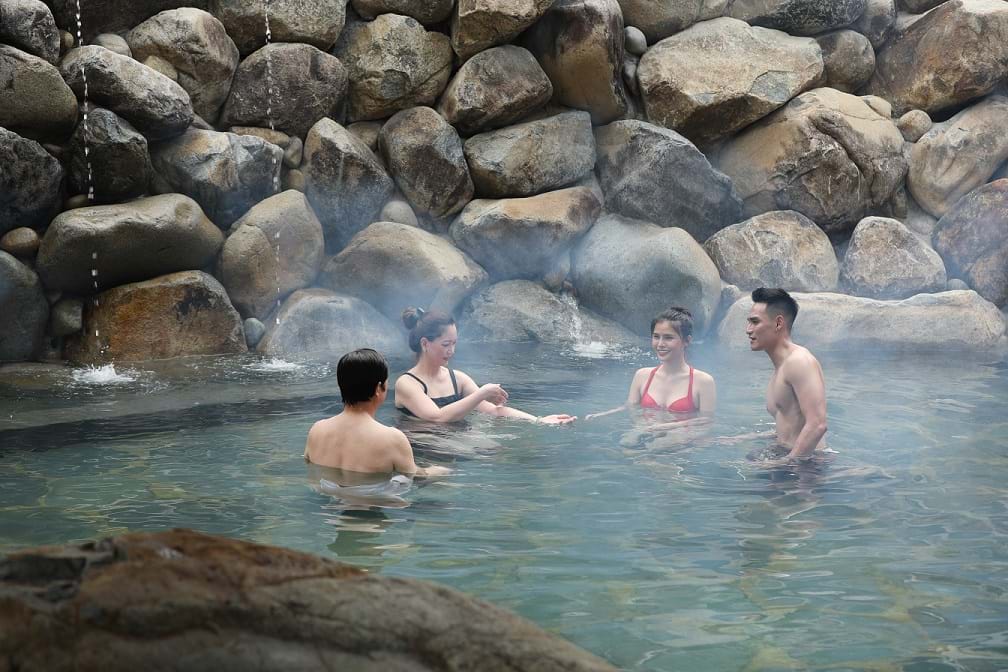 Cẩm phả quảng ninh có gì chơi - Suối nóng quang hanh