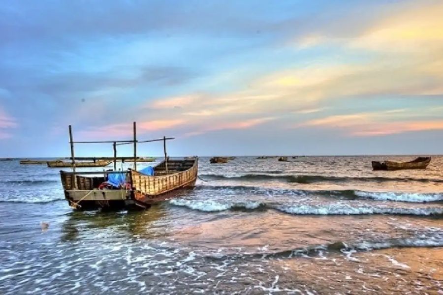 bãi biển trà cổ quảng ninh